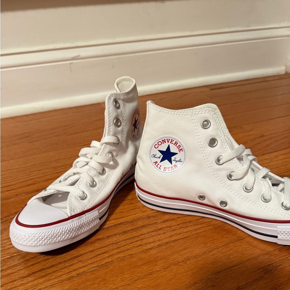 Converse Classic Unisex White High-Tops BRAND NEW Size 7.5 Women / 5.5 Men